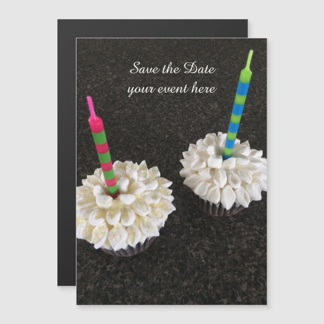 Invitación Magnética Cupcakes Elegantes con Velas Guarda la Fecha (Anverso/Reverso)