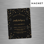 Invitación Magnética Estrellas de oro negro de cumpleaños años de lujo<br><div class="desc">Una glamorosa invitación a la fiesta de cumpleaños para él y ella. Un fondo negro decorado con estrellas de oro falsas. Personalice y agregue un nombre y detalles del fiesta. Añada el año de nacimiento y el año de celebración.</div>