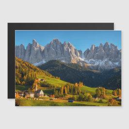 Invitación Magnética Iglesia y pueblo con paisaje montañoso