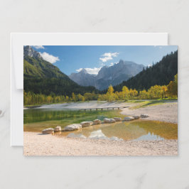 Invitación Magnética Lago Jasna en los Alpes eslovenos en otoño