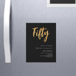 Invitación Magnética Lujo de 50 años del oro negro moderno<br><div class="desc">Una invitación moderna y elegante para una fiesta de cumpleaños número 50 tanto para él como para ella. Antecedentes negros y la palabra Cincuenta escribió con grandes letras falsas de oro. Personalice y agregue un nombre y detalles del fiesta. Texto blanco.</div>