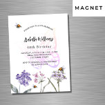 Invitación Magnética Lujo de fiesta de cumpleaños mariposa violeta de f<br><div class="desc">Un fondo blanco en la parte delantera. Decorado con abejas y flores silvestres pintadas en violeta y rosa y con una gran mariposa. Personalice y agregue un nombre y detalles del fiesta.</div>