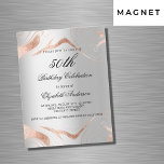Invitación Magnética Lujo de mármol dorado del rosa de plata de cumplea<br><div class="desc">Un fondo falso plateado. Decorada con venas de fundición de oro rosa. Personalice y agregue un nombre,  edad y detalles del fiesta. El nombre se escribe con un guión de estilo con letras a mano</div>