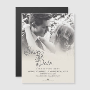 Invitación Magnética Pareja de recién casados besándose en monocromo