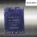 Invitación Magnética Purpurina de oro azul marino de cumpleaños<br><div class="desc">Un fondo azul marino,  decorado con purpurinas de oro claro,  chispas. El color azul es desigual. Personalice y agregue su nombre y detalles. El nombre está escrito con una escritura de estilo con letras a mano moderna.</div>