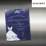 Invitación Magnética Quinceanera vestido azul marino de plata tiara luj<br><div class="desc">Una invitación magnética moderna, elegante y glamorosa para una fiesta de 15 años en Quinceañera. Un fondo azul de medianoche con polvo falso purpurina de plata, una tiara y un vestido. El color azul es desigual. El nombre está escrito con una escritura de estilo con letras a mano moderna. Personalice...</div>