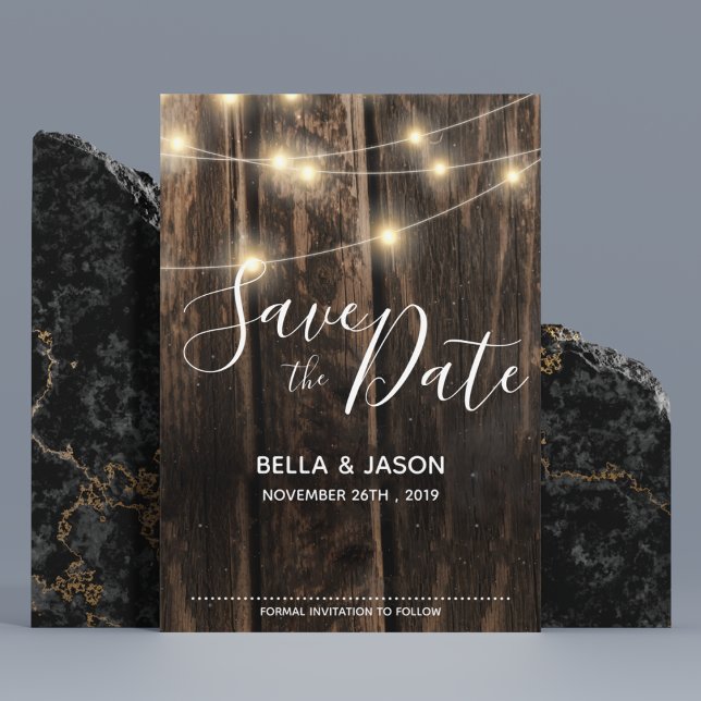 Invitación Magnética Rustic Wood String Lights Wedding Save The Date (Rustic Wood String Lights Wedding Save The Date Magnetic Invitation)