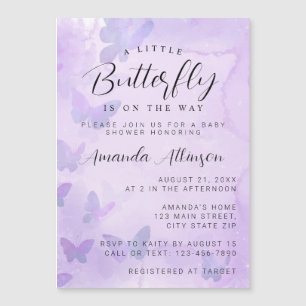 Invitación Magnética Un pequeño Baby Shower morado de mariposa