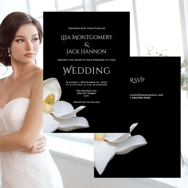 Invitación Magnolia blanca elegante floral sobre Boda negro (White Magnolia Elegant Floral on Black Wedding Invitation With RSVP)