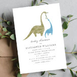 Invitación Mamá y niño Dinosaurio Boy Baby Shower<br><div class="desc">Ilustracion de una mamá brontosaurus dinosaurio alimentando a su bebé azul con una hoja. En frente hay rayas blancas y negras.</div>