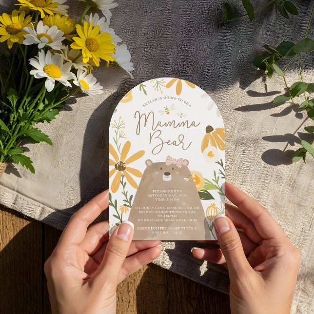 Invitación Mami Bear & Sweet Honey Bee Baby Shower (Momma Bear & Sweet Honey Bee Baby Girl Shower Invitation)