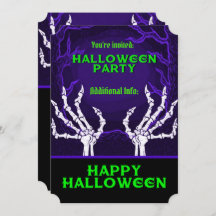 Manos de esqueleto morado