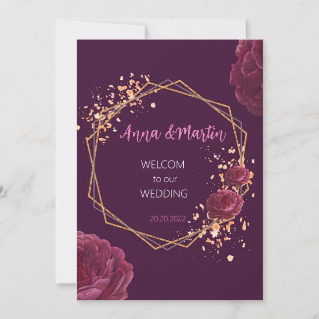 Invitación marco dorado con flores sobre fondo burdeos (Anverso)
