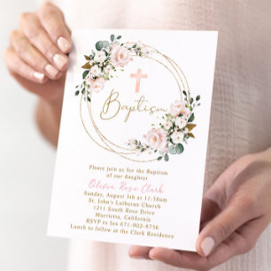 Invitación Marco dorado del bautismo floral rosado de Rubor