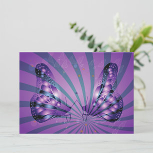 Invitación Mariposa Abstracta Morada con Alas Radiantes