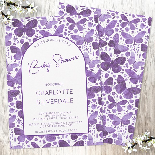Invitación Mariposa Baby Shower Watercolor Púrpura (Purple watercolor butterfly pattern gender neutral baby shower invitation with custom text)