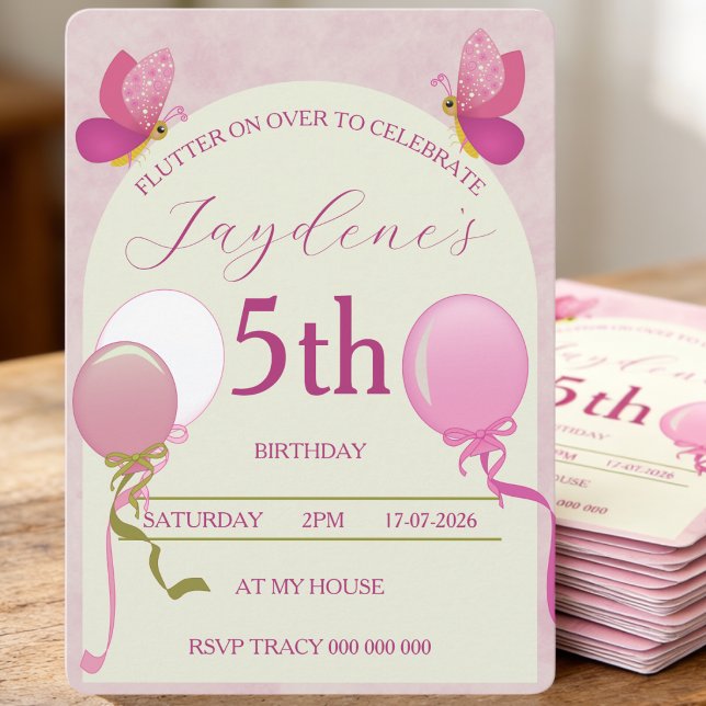 Invitación Mariposa Rosa y Crema Cumpleaños 5 (If you love butterflies, this is the card for you. Soft pink, festive balloons, and hand‑drawn style)