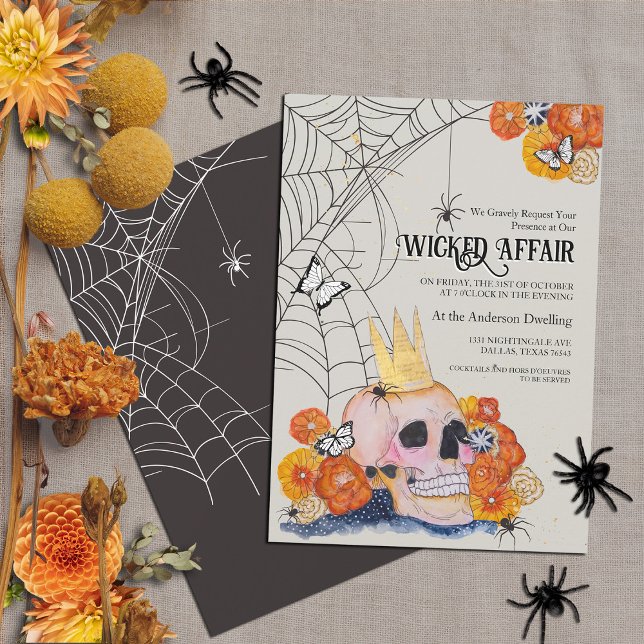 Invitación Mariposas de la Corona de Cráneo Gótico Halloween  (Victorian inspired Halloween party invitation skull with pretty flowers, spiders, and butterflies)