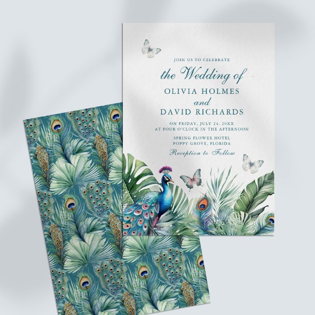Invitación Mariposas de Plumas de Pavo Real Tropicales Boda (Tropical Peacock Feathers Butterflies Wedding Invitation on a white table.)