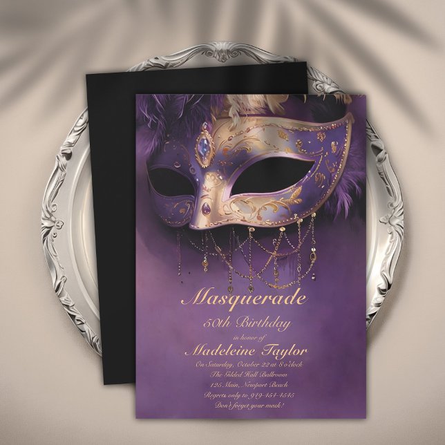 Invitación Máscara de Venecia Mascarada de Oro Morado 50 cump (masquerade 50th birthday party invitation glamorous antique gold purple venetian mask elegant modern)