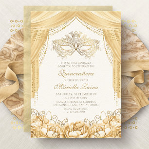 Invitación Máscara Elegante de Máscara Quinceañera de Oro