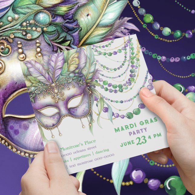 Invitación Máscara y perlas de oro morado y mardi verde (Customizable Mardi Gras House Party and happy hour invitation with purple, gold and green. )
