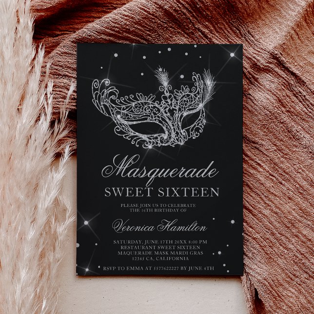 Invitación Mascarada purpurina de plata negra de mascarada Sw (Masquerade black silver glitter mask Sweet 16 Invitation)
