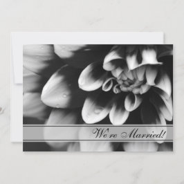 Invitación matrimonial de flores de Dahlia blanco 