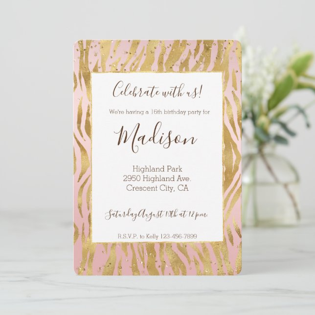 Invitación Melocotón Rosa Dorado Brillo Estampado de Cebra (Anverso de pie)