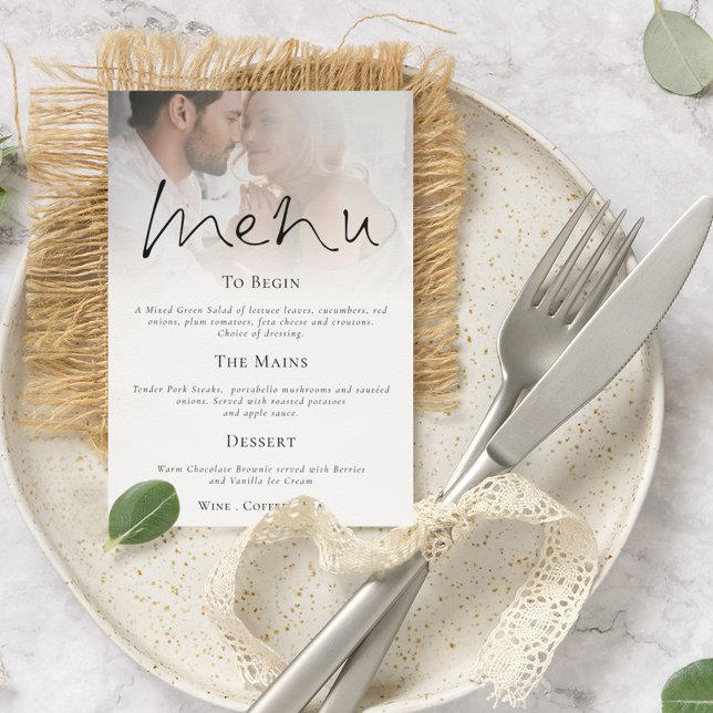 Invitación Menú Boda de imágenes con guión moderno (Minimalist Photo Overlay Menu available digitally or printed)