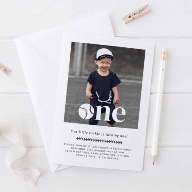 Invitación mínima al primer cumpleaños de la foto  (Subido por el creador)