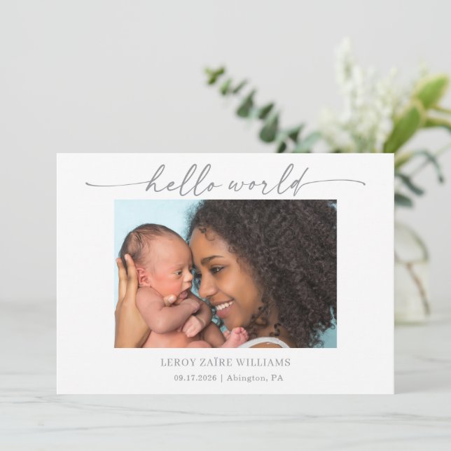 Invitación Minimal Hello World Baby Photo Announcement Card (Anverso de pie)