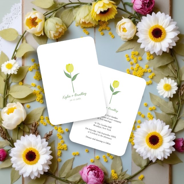 Invitación Minimalist Yellow Tulip (Minimalist design with a yellow tulip is elegant and simple as the current trend in weddings marks.)