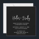 Invitación Minimalista Boda moderno negro<br><div class="desc">Invitación de boda cuadrada moderna con un diseño sencillo con sus nombres en una tipografía de escritura elegante y sus detalles del evento en una fuente minimalista sans serif. Todos los elementos de diseño están en blanco sobre un fondo negro. Esta invitación a la boda de moda funciona bien con...</div>