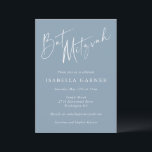 Invitación Minimalista Clásico Dusty Azul Bat Mitzvah<br><div class="desc">Invitación a Mitzvah del Bat Moderno azul personalizado clásico y agitado</div>