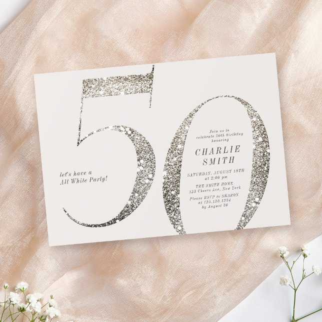 Invitación Minimalista moderno todo fiesta blanco 50 años (Modern minimalist all white party 50th birthday invitation)