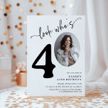 Invitación ¡Mira quién tiene 40 años! Foto moderna 40 cumplea<br><div class="desc">Celebra el gran estilo de 4-0 con nuestros "Look Who's 40" invitaciones Fiestas. Cada invitación incluye un impresionante tipo de letra sérico en cursiva negra y un elegante guión de caligrafía, todo ello con un fondo blanco minimalista. ¿La pièce de la resistencia? ¡Una fotografía de la estrella del cumpleaños en...</div>