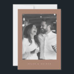 Invitación Mocha Mousse Boho Foto 1 Boda Moderno<br><div class="desc">Hermosa Mocha Mousse boho,  simple,  elegante,  minimalista invitación a la boda. Personalizable completo con tu foto,  nombres,  fechas,  ubicación y colores para coincidir con tu tema boda.</div>