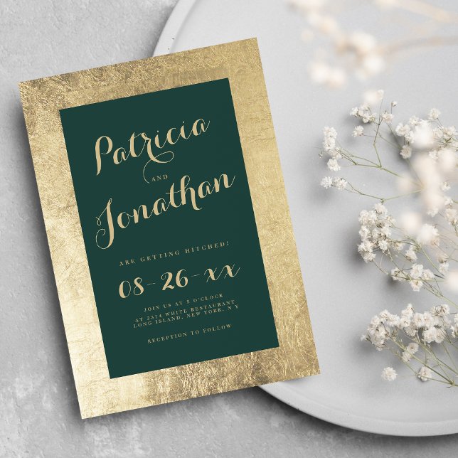 Invitación Moda boda de caligrafía de marco dorado verde (Chic forest green gold frame calligraphy wedding)