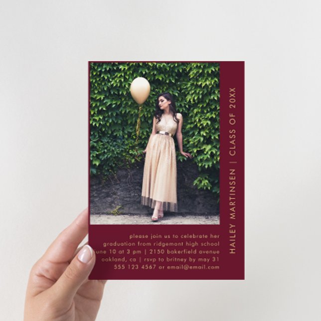 Invitación Moda Borgoña Dos Fotos Partido de Graduación (Subido por el creador)