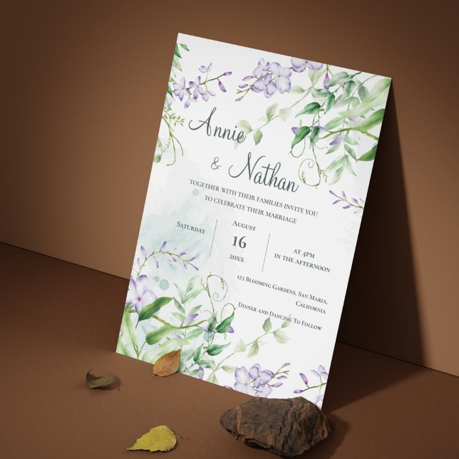 Invitación Moda Flores púrpuras verde deja Boda floral (Chic Purple Flowers Green Leaves Floral Wedding Invitation)