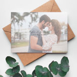 Invitación Moda minimalista Foto H Guardar la fecha<br><div class="desc">Consigue que tus invitados se entusiasmen con tu increíble boda con tu divertida,  moderna y Moda Moda Minimalista Foto H Guardar las invitaciones de fecha.</div>