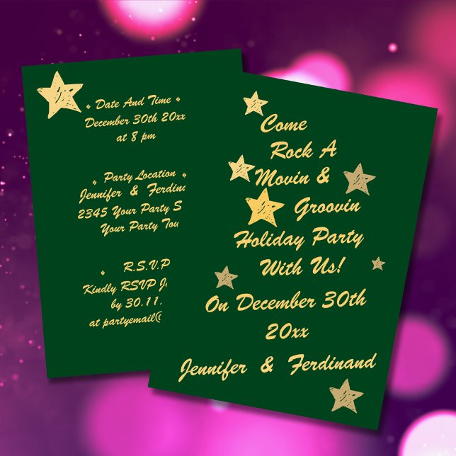 Invitación Moda moderna Verde y Oro Estrellas vacaciones Groo (Modern chic gold script on green background with gold stars groovy holiday party invitation.)