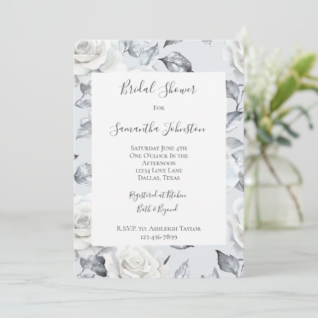 Invitación Moda Plata Roses Blancos Floral Bridal Shower (Anverso de pie)