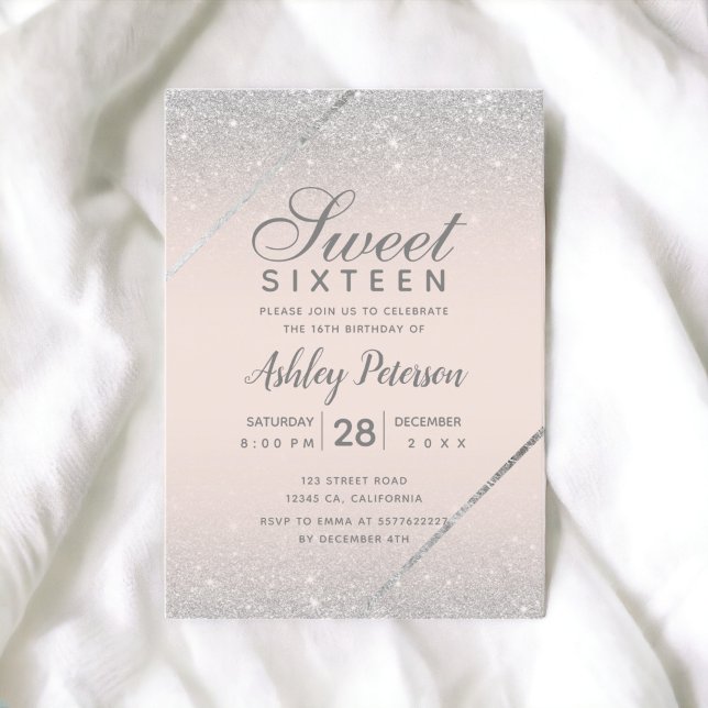 Invitación Moda purpurina plateado guion color rosa dulce 16 (Chic silver glitter script blush pink Sweet 16 Invitation)