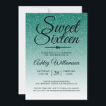Invitación Moda Purpurina verde esmeralda Ombre Sweet 16 Cump<br><div class="desc">Una glamorosa, moda esmeralda verde imitación diseño purpurina sombrío Sweet 16 cumpleaños invitación. El purpurina esmeralda se desvanece sobre un fondo blanco. El texto "Sweet Sixteen" (Dieciséis Dulces) en negro está configurado en escritura moderna. Elegante invitación a la fiesta de cumpleaños número 16 para un glamuroso Sweet Sixteen, perfecto para...</div>