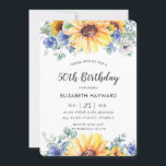 Invitación Moda Rústica Girasol Azul Floral Femenina Cumpleañ<br><div class="desc">Personalice esta invitación de cumpleaños floral de girasol de moda rústica con su propia redacción fácil y rápidamente, simplemente pulse el botón personalizar it para reorganizar y formatear el estilo y la ubicación del texto.  Todos los textos son editables. ¡Artículos coincidentes disponibles en la tienda! (c) El estudio Happy Cat...</div>