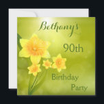 Invitación Moda Spring Daffodils Bokeh 90th Birthday Party<br><div class="desc">Elegantes daffodils de primavera de las mujeres invitaciones para la celebración de la fiesta de cumpleaños 90, con hermosas, románticas, flores de daffodil amarillas en un glamoroso, moderno, elegante, verde, borroso color de fondo con un brillante efecto solar en el cielo. Clásico, moda, sofisticado, moderno, femenino, de moda, jovencito, contemporáneo...</div>