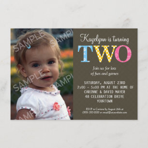 Invitación modelada de la fiesta de cumpleaños dos