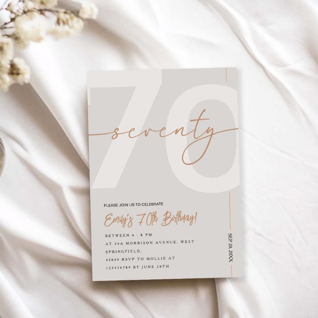 Invitación Modern Beige & Gold 70th Birthday Invitation (Subido por el creador)